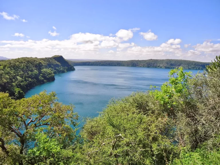 Lake-Chala-Walk-to-the-Lake