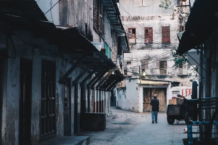 javi-lorbada-AnXQYPDllA0-unsplash