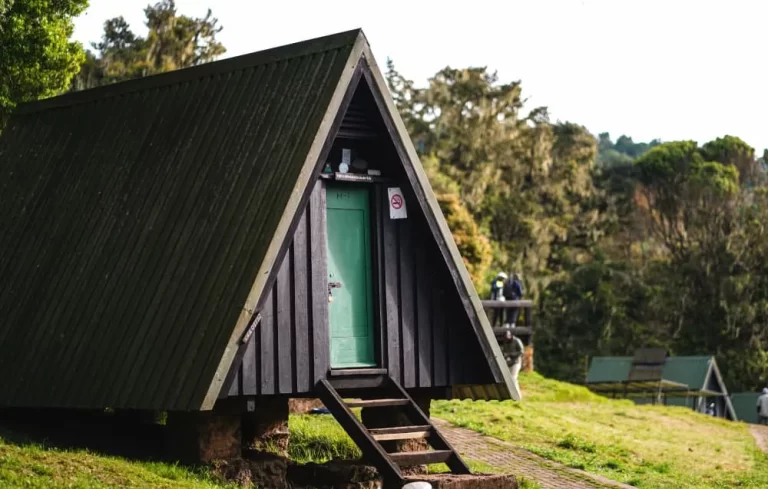 mandara-hut